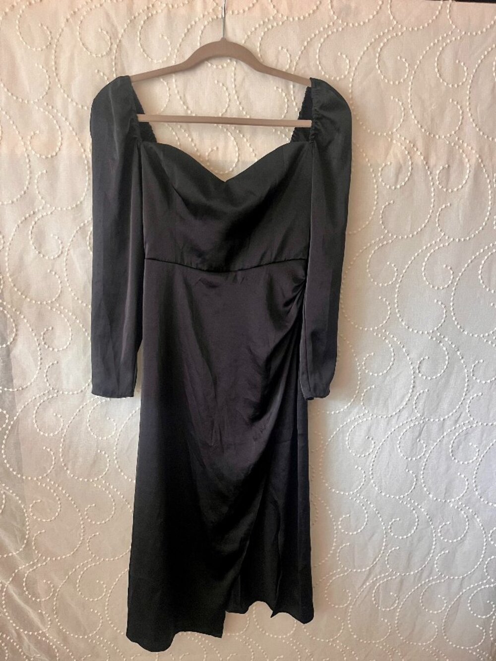 Aritzia Wilfred Masquerade Black Satin Dress size 0